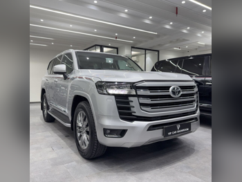 Toyota  Land Cruiser  GXR Twin Turbo  2023  Automatic  79,000 Km  6 Cylinder  Four Wheel Drive (4WD)  SUV  Silver  With Warranty