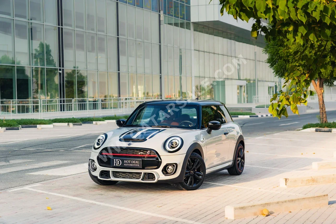 Mini  Cooper  S  2020  Automatic  5,400 Km  4 Cylinder  Front Wheel Drive (FWD)  Hatchback  White