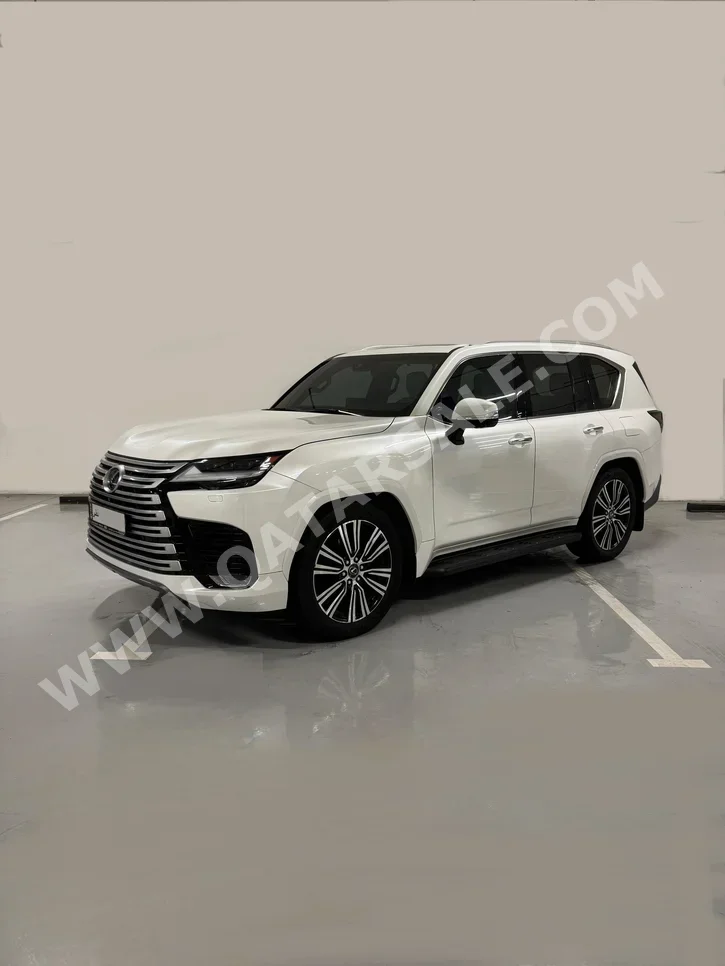 Lexus  LX  600 Luxury  2024  Automatic  21,000 Km  6 Cylinder  Four Wheel Drive (4WD)  SUV  White  With Warranty