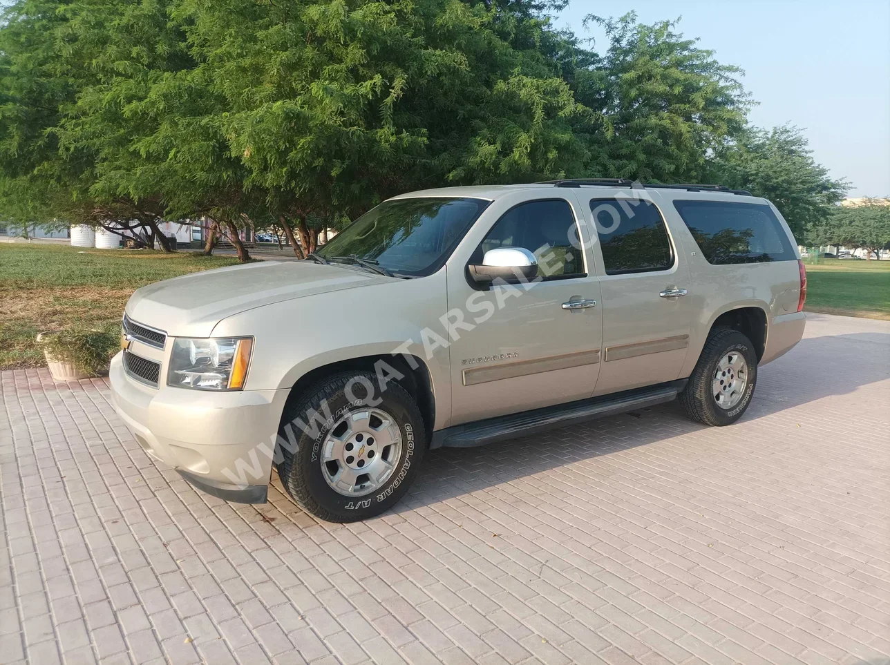 Chevrolet  Suburban  LT  2012  Automatic  250,000 Km  8 Cylinder  Four Wheel Drive (4WD)  SUV  Gold