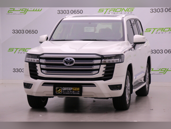 Toyota  Land Cruiser  GXR Twin Turbo  2024  Automatic  28,500 Km  6 Cylinder  Four Wheel Drive (4WD)  SUV  White  With Warranty