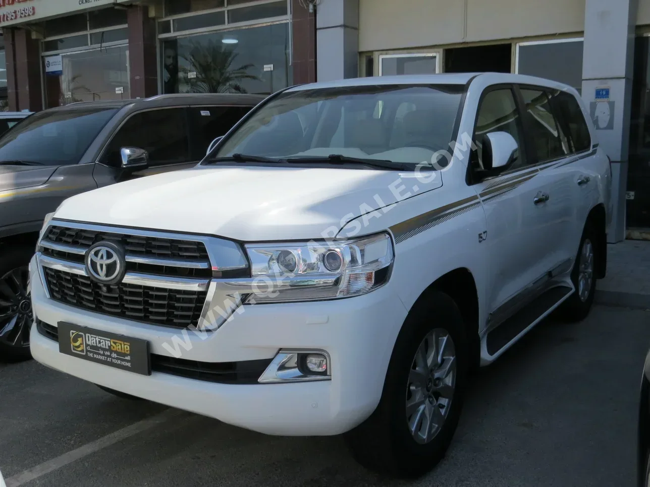 Toyota  Land Cruiser  VXR  2019  Automatic  218,000 Km  8 Cylinder  Four Wheel Drive (4WD)  SUV  White