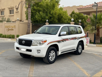 Toyota  Land Cruiser  GXR  2012  Automatic  410,000 Km  8 Cylinder  Four Wheel Drive (4WD)  SUV  White