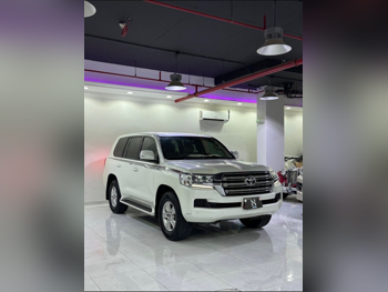 Toyota  Land Cruiser  GXR  2020  Automatic  199,000 Km  6 Cylinder  Four Wheel Drive (4WD)  SUV  White