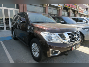 نيسان  باترول  اس اي  2016  اوتوماتيك  240,000 كم  8 سلندر  دفع رباعي  اس يو في  رمادي