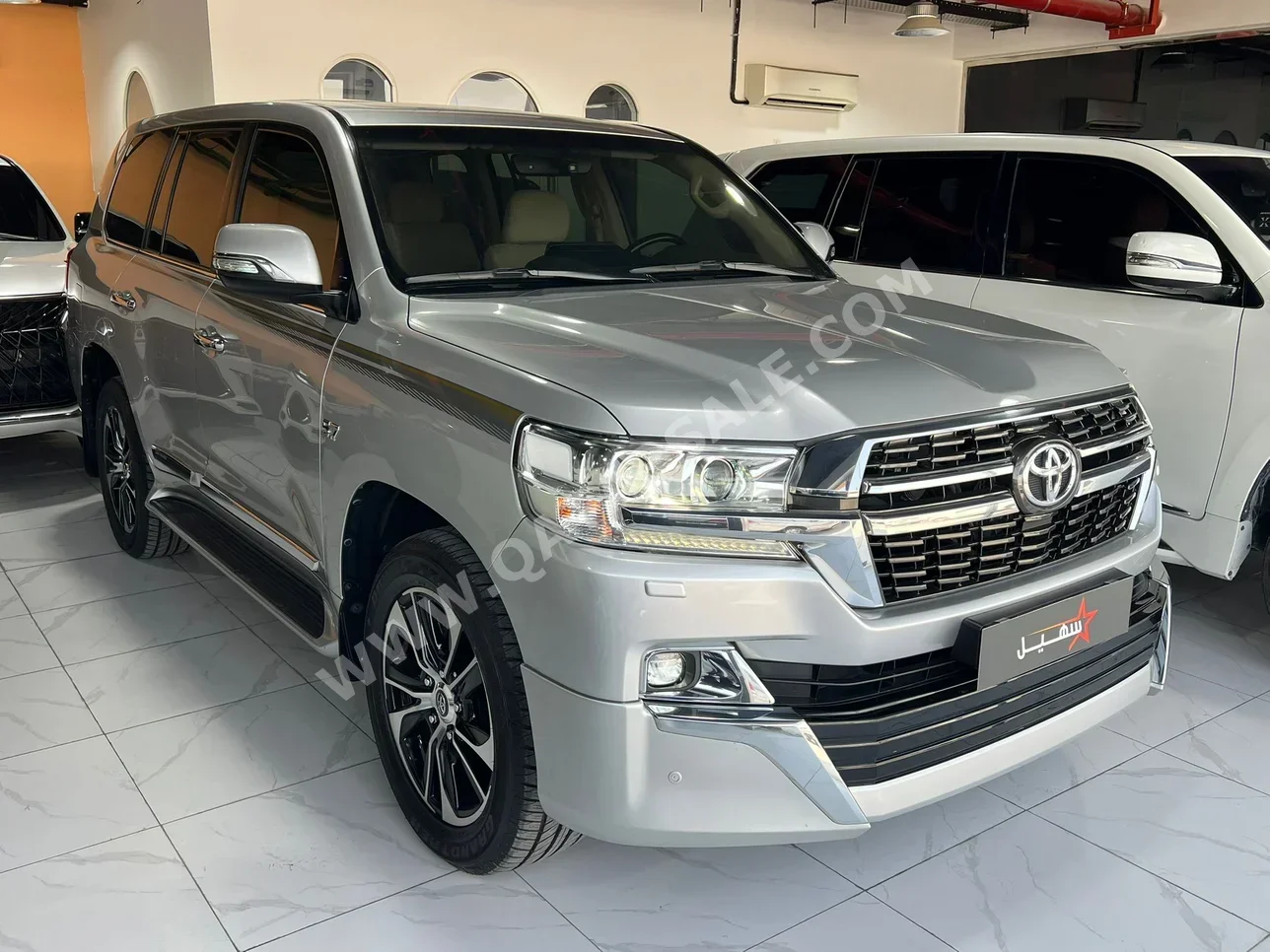 Toyota  Land Cruiser  VXR  2020  Automatic  127,000 Km  8 Cylinder  Four Wheel Drive (4WD)  SUV  Silver