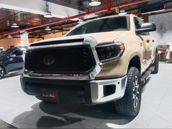 Toyota  Tundra  TRD  2019  Automatic  227,000 Km  8 Cylinder  Four Wheel Drive (4WD)  Pick Up  Beige