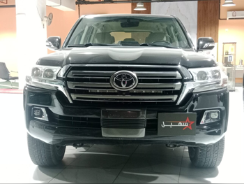 Toyota  Land Cruiser  VXR  2018  Automatic  280,000 Km  8 Cylinder  Four Wheel Drive (4WD)  SUV  Black