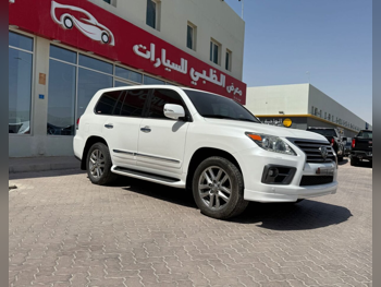 Lexus  LX  570 S  2014  Automatic  220,000 Km  8 Cylinder  Four Wheel Drive (4WD)  SUV  White