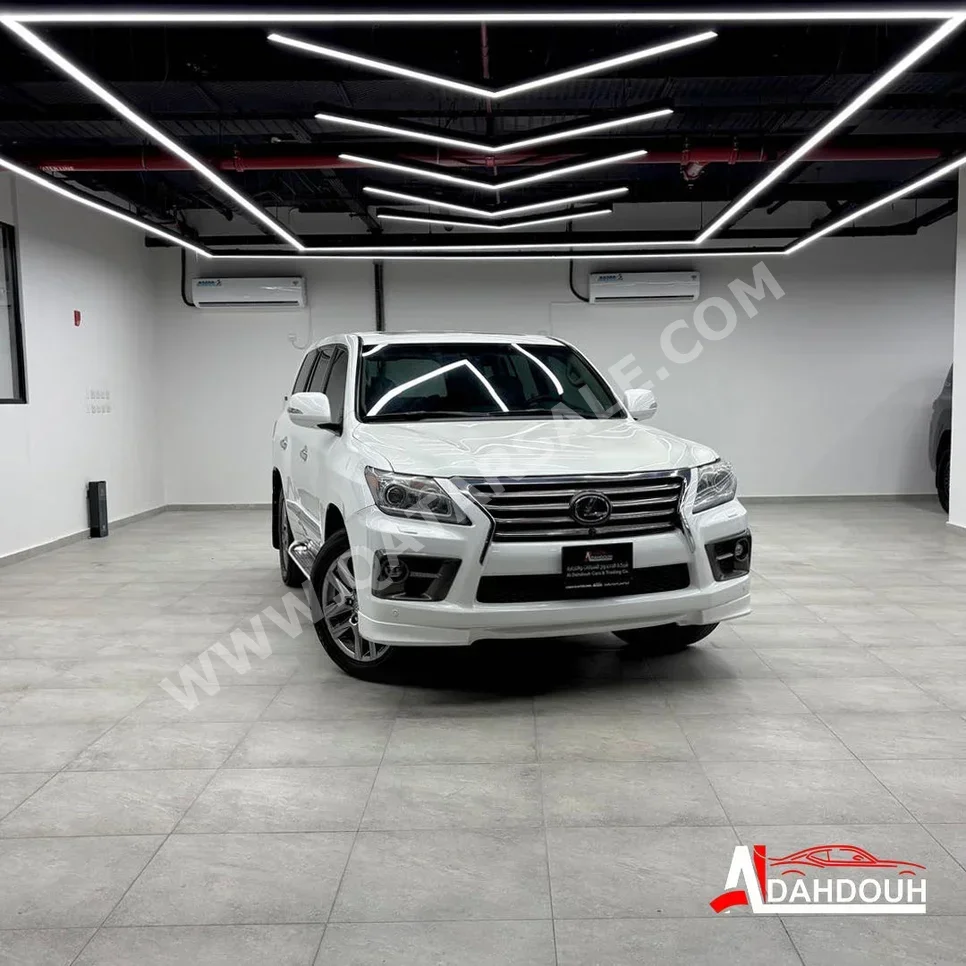 Lexus  LX  570  2012  Automatic  324,000 Km  8 Cylinder  Four Wheel Drive (4WD)  SUV  White