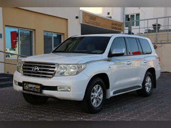 Toyota  Land Cruiser  VXR  2009  Automatic  445,000 Km  8 Cylinder  Four Wheel Drive (4WD)  SUV  Pearl