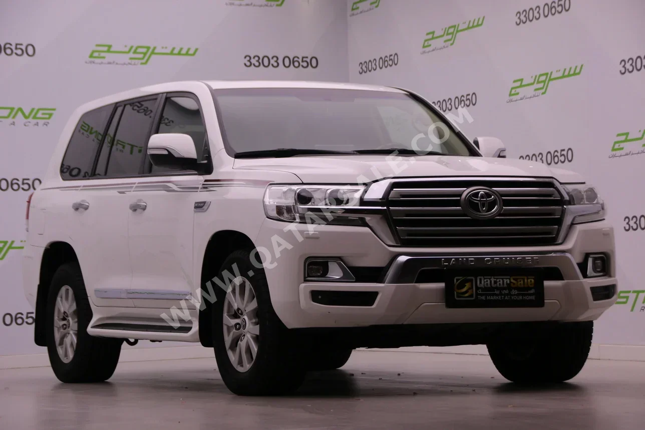 Toyota  Land Cruiser  GXR  2021  Automatic  244,000 Km  8 Cylinder  Four Wheel Drive (4WD)  SUV  White