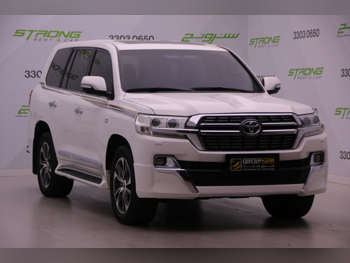 Toyota  Land Cruiser  VXR  2018  Automatic  220,000 Km  8 Cylinder  Four Wheel Drive (4WD)  SUV  White