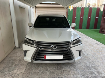 Lexus  LX  570  2016  Automatic  273,000 Km  8 Cylinder  Four Wheel Drive (4WD)  SUV  White