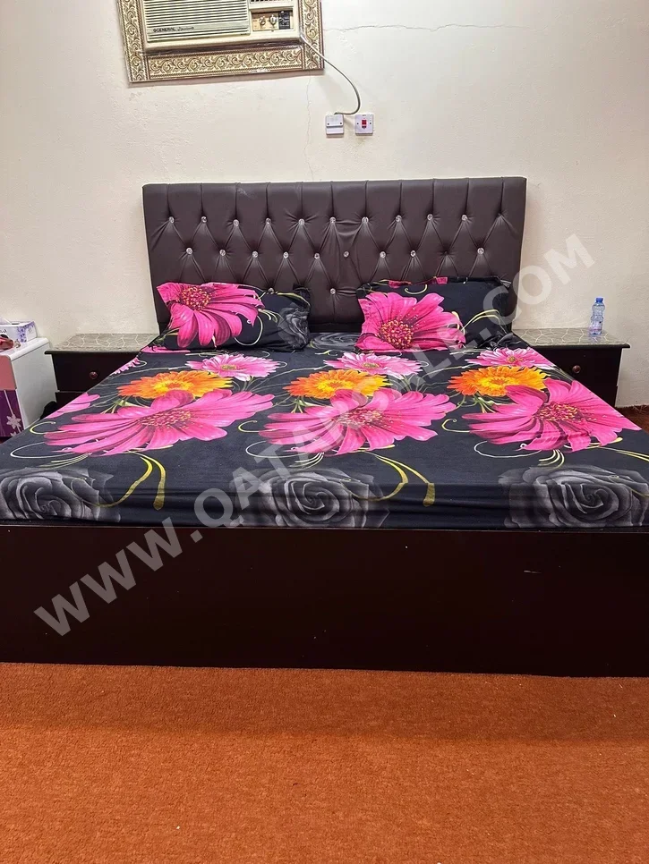 Bedroom Sets - Brown