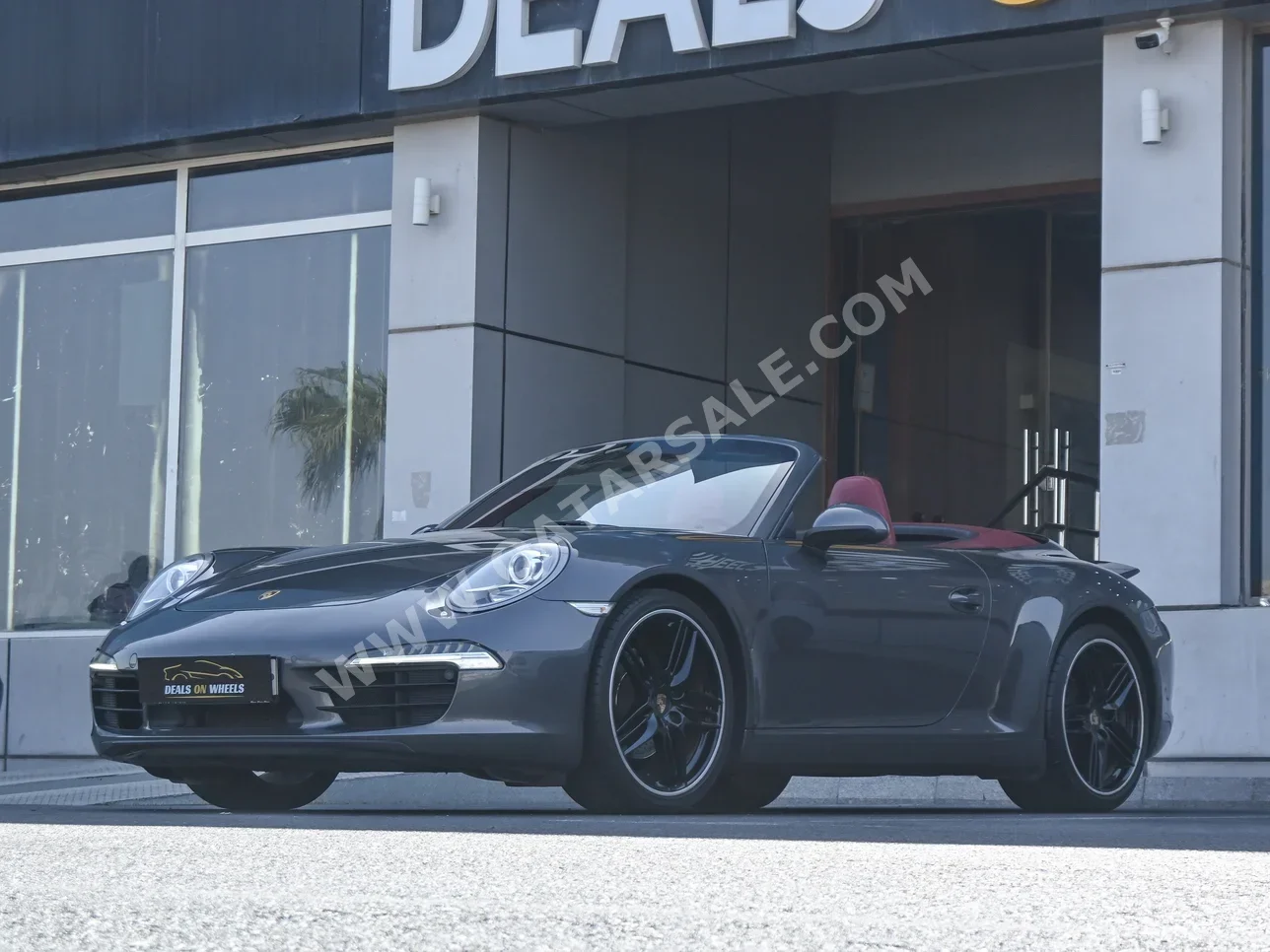بورش  911  كاريرا  2013  اوتوماتيك  96,000 كم  6 سلندر  دفع خلفي  كوبيه \ سبورت  رمادي