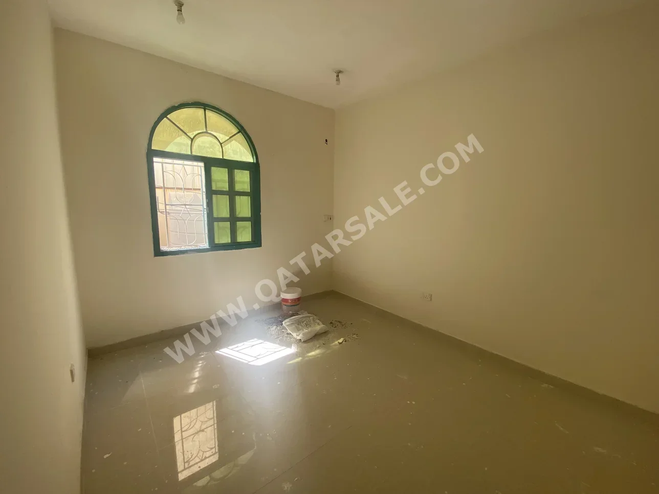 2 Bedrooms  Apartment  For Rent  in Doha -  Madinat Khalifa South  Not Furnished