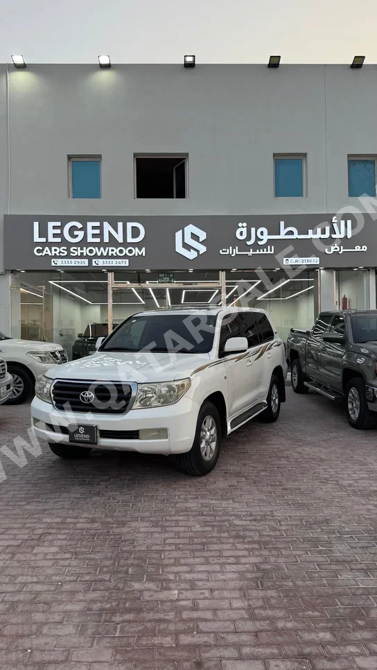 Toyota  Land Cruiser  GX  2010  Automatic  300,000 Km  6 Cylinder  Four Wheel Drive (4WD)  SUV  White