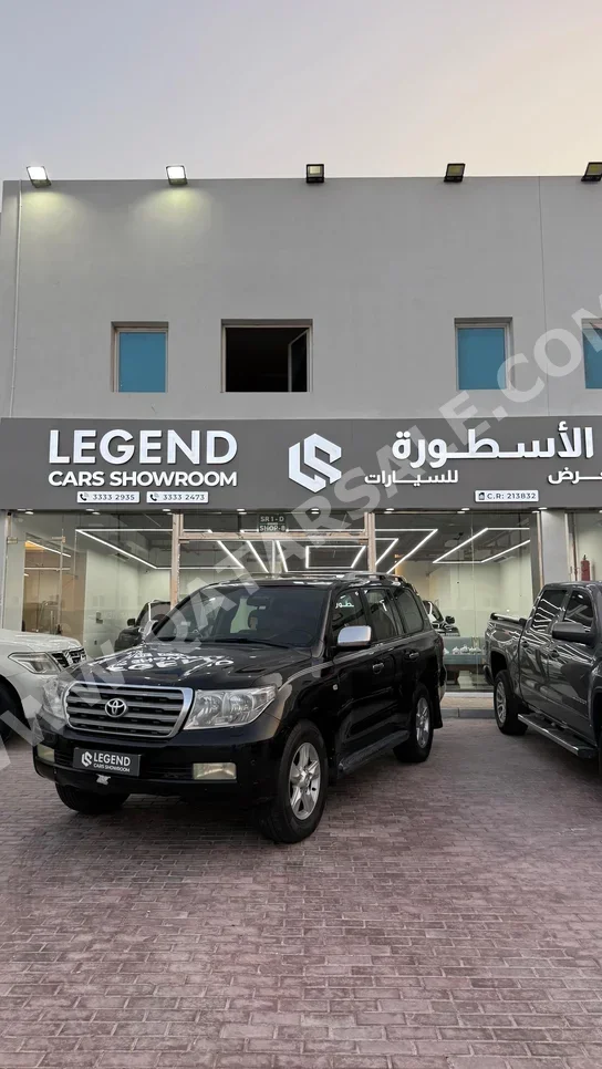 تويوتا  لاند كروزر  في اكس ار  2011  اوتوماتيك  462,000 كم  8 سلندر  دفع رباعي  اس يو في  أسود