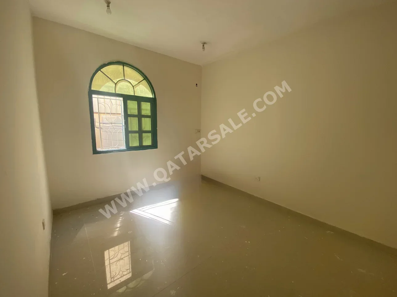 2 Bedrooms Apartment For Rent in Doha - Madinat Khalifa South Not Furnished