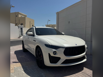 Maserati  Levante  GTS  2020  Automatic  35,000 Km  8 Cylinder  Four Wheel Drive (4WD)  SUV  White