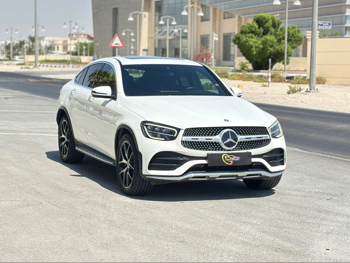 مرسيدس - بنز  جي ال سي  300  2021  اوتوماتيك  83,000 كم  4 سلندر  دفع رباعي  اس يو في  أبيض
