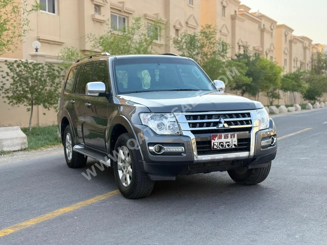 ميتسوبيشي  باجيرو  2019  اوتوماتيك  95,000 كم  6 سلندر  دفع رباعي  اس يو في  رمادي