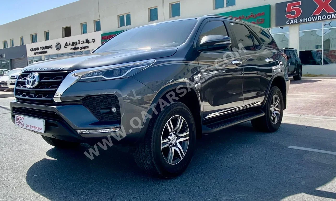 Toyota  Fortuner  2024  Automatic  48,000 Km  4 Cylinder  Four Wheel Drive (4WD)  SUV  Gray  With Warranty