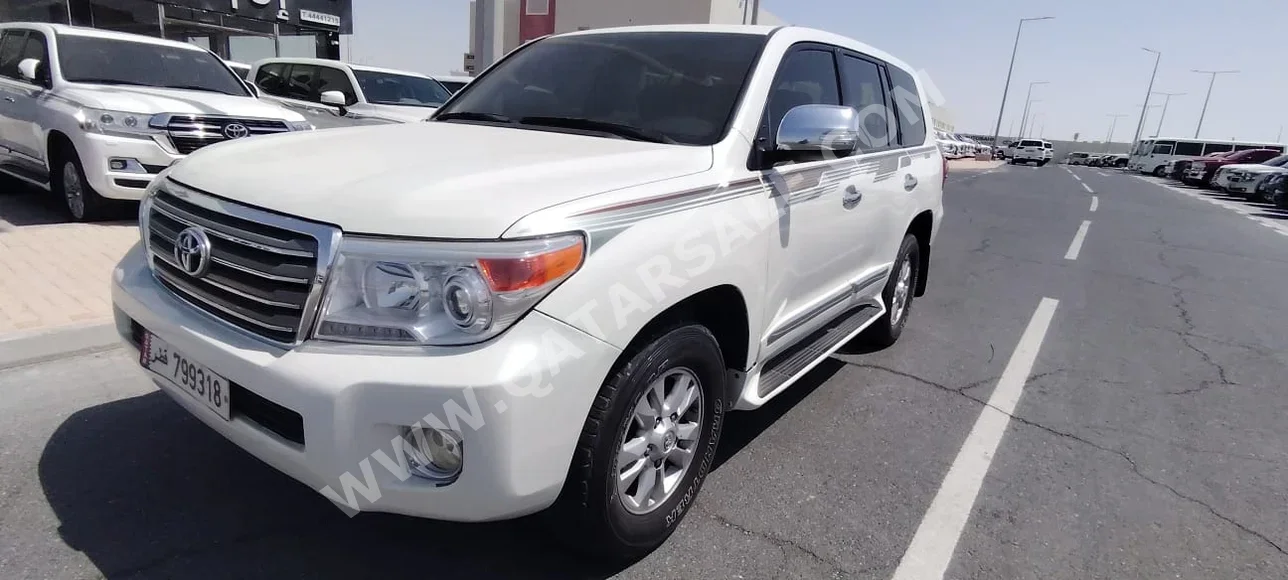 Toyota  Land Cruiser  GXR  2012  Automatic  380,000 Km  6 Cylinder  Four Wheel Drive (4WD)  SUV  White