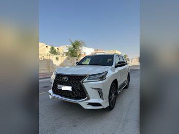 Lexus  LX  570 S  2018  Automatic  250,000 Km  8 Cylinder  Four Wheel Drive (4WD)  SUV  White