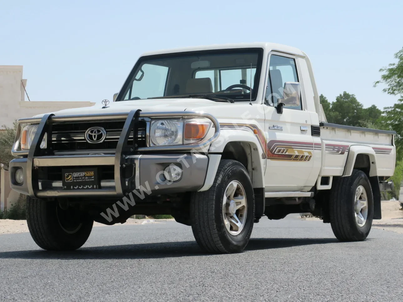 Toyota  Land Cruiser  LX  2020  Manual  135,550 Km  6 Cylinder  Four Wheel Drive (4WD)  Pick Up  White