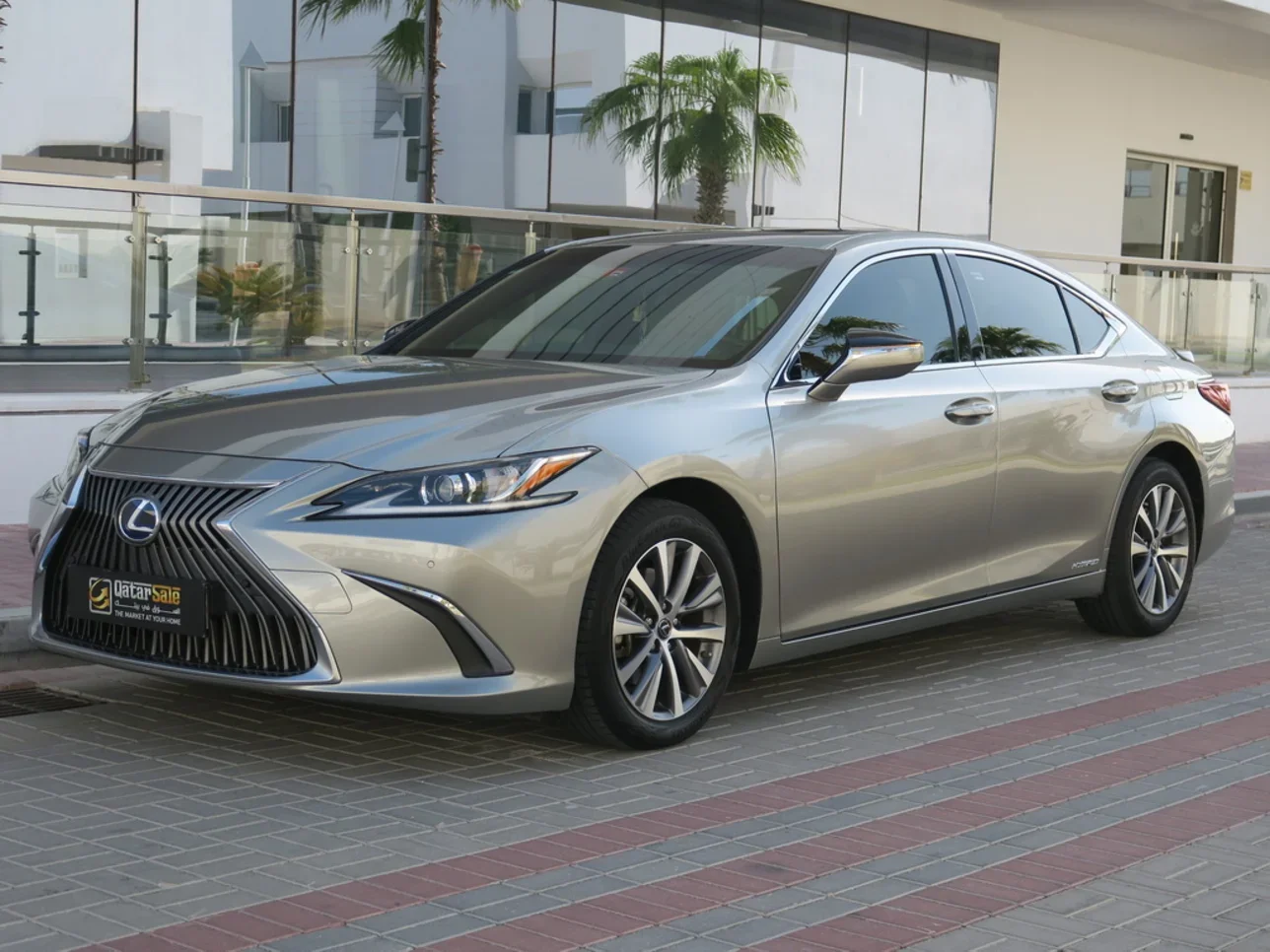 Lexus  ES  300h  2021  Automatic  52,300 Km  6 Cylinder  Front Wheel Drive (FWD)  Sedan  Sonic Titanium