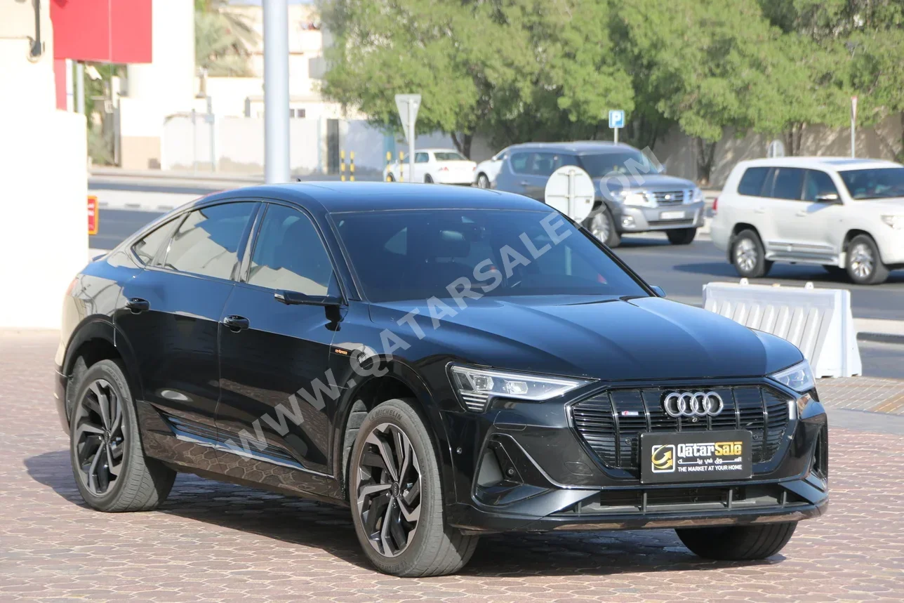 Audi  E-Tron  55 Quattro  2022  Automatic  98,000 Km  0 Cylinder  Four Wheel Drive (4WD)  SUV  Black  With Warranty