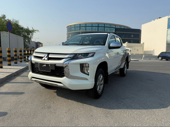 Mitsubishi  L 200  2020  Manual  140,000 Km  4 Cylinder  Four Wheel Drive (4WD)  Pick Up  White