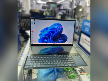 Laptops Asus  - ZenBook Series  2019  - Sky Blue  - Windows 11  - Intel  - Core i9  -Memory (Ram): 32 GB