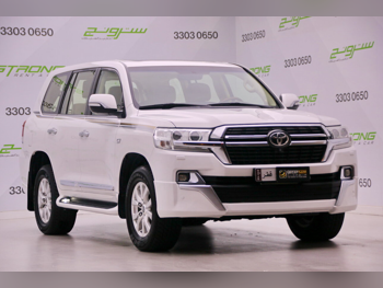 Toyota  Land Cruiser  VXR  2017  Automatic  235,000 Km  8 Cylinder  Four Wheel Drive (4WD)  SUV  White