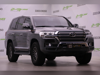 Toyota  Land Cruiser  GXR  2018  Automatic  134,000 Km  8 Cylinder  Four Wheel Drive (4WD)  SUV  Gray