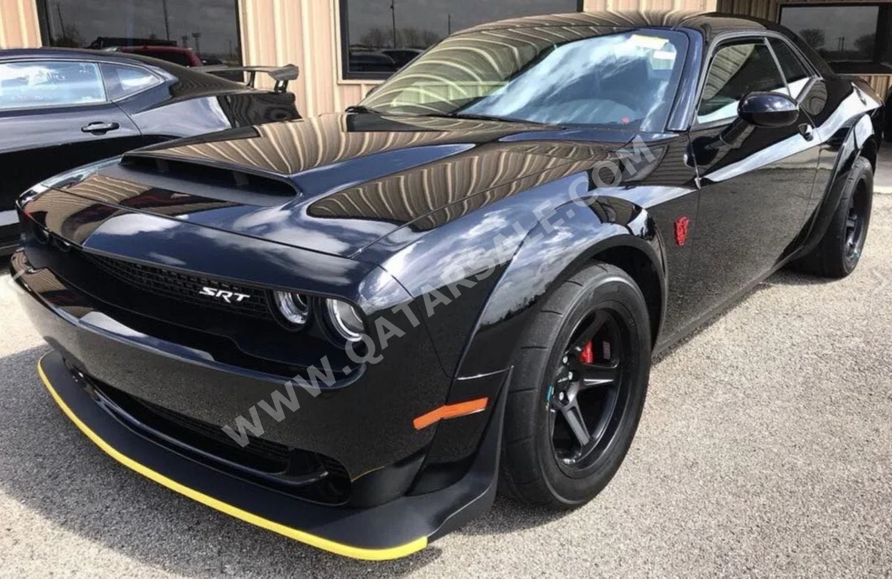 Dodge  Challenger  SRT  2016  Automatic  160,000 Km  8 Cylinder  Rear Wheel Drive (RWD)  Coupe / Sport  Black