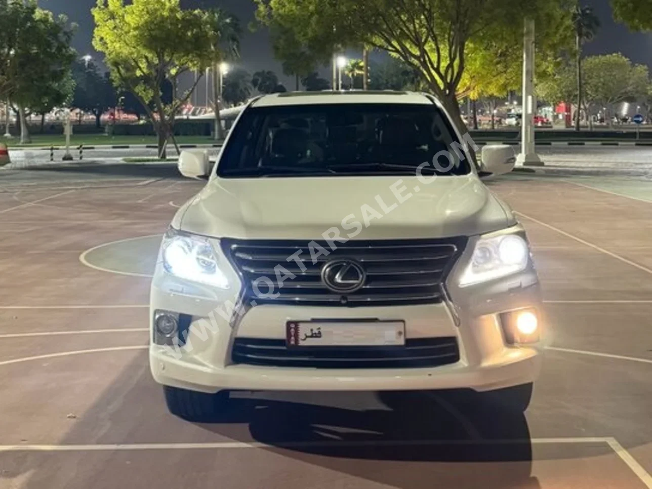 Lexus  LX  570  2013  Automatic  355,660 Km  8 Cylinder  Four Wheel Drive (4WD)  SUV  Pearl