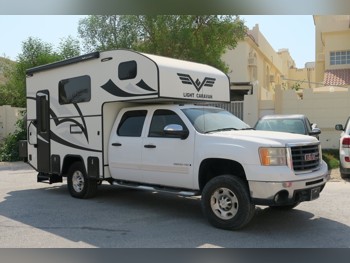 Caravan - Light Caravan  - White  - 163,000 Km
