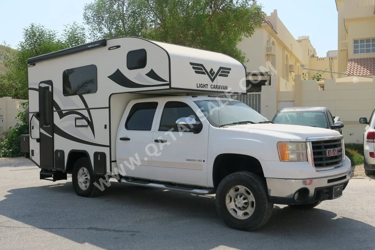 Caravan - Light Caravan  - White  - 163,000 Km