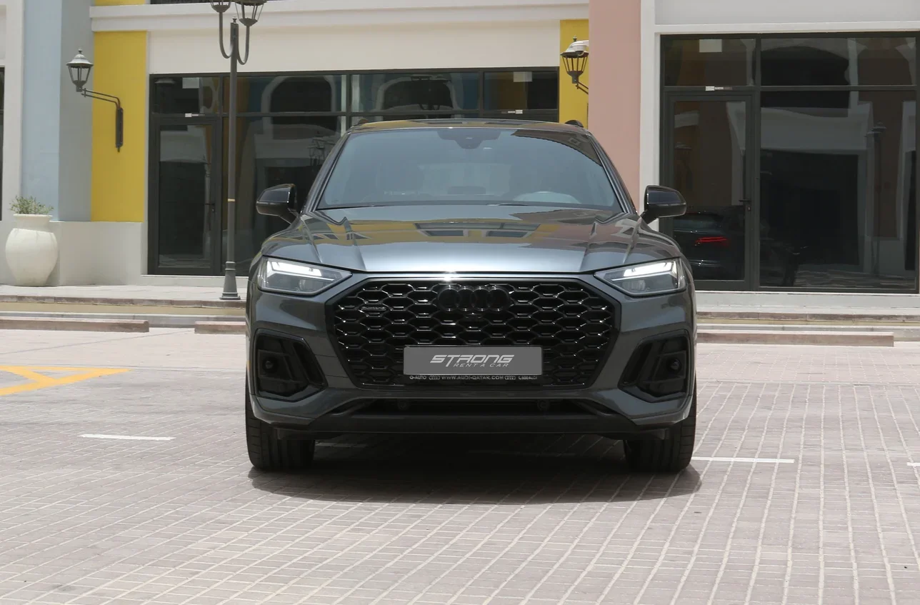 Audi  Q5  4 Cylinder  SUV 4x4  Black  2025