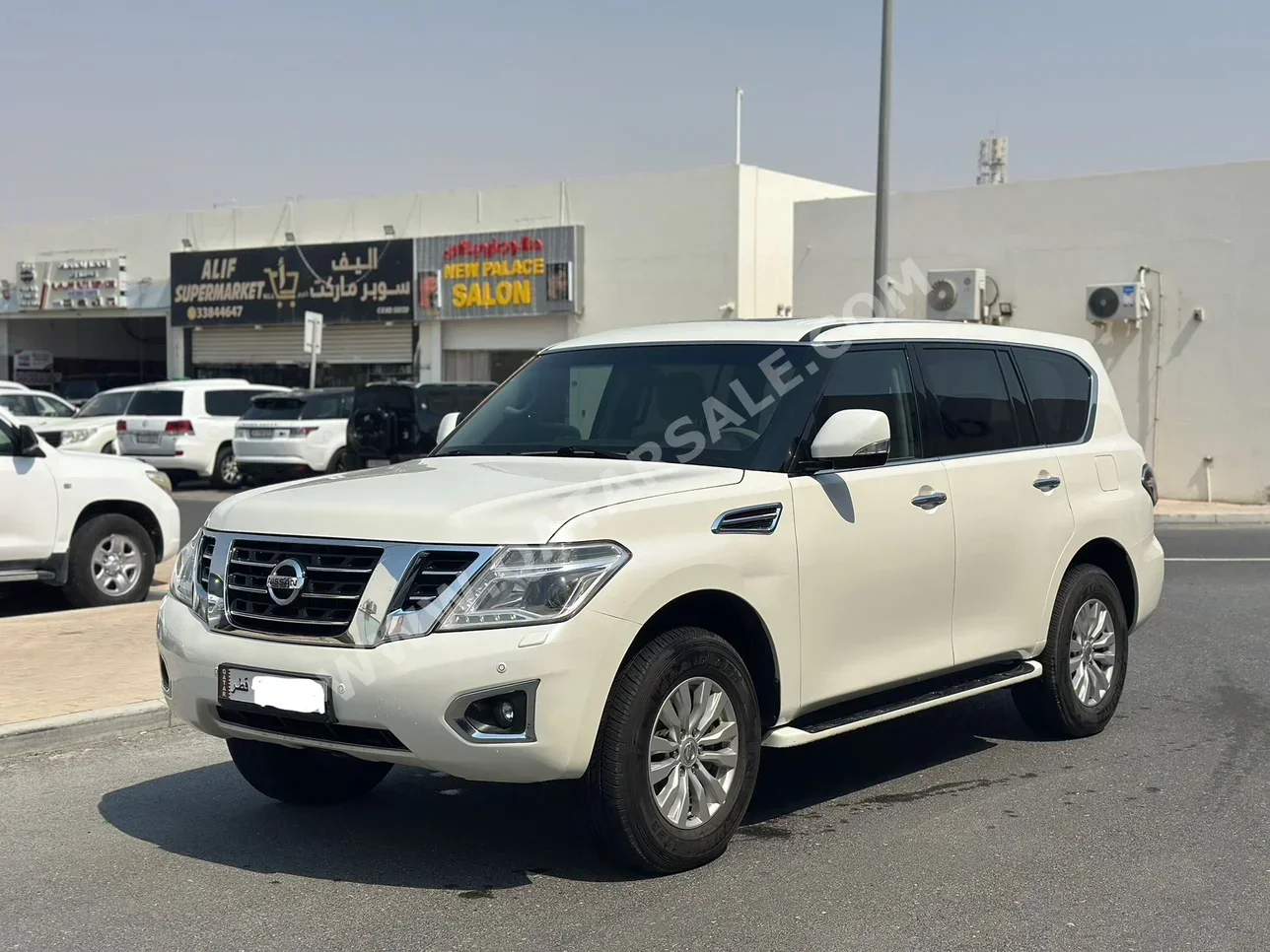 Nissan  Patrol  SE  2017  Automatic  178,000 Km  6 Cylinder  Four Wheel Drive (4WD)  SUV  White