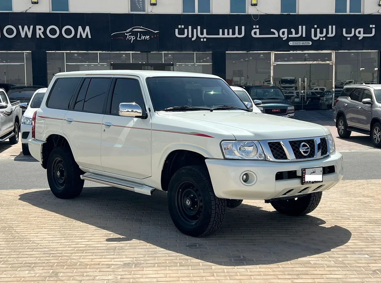 نيسان  باترول  سفاري  2023  اوتوماتيك  5,000 كم  6 سلندر  دفع رباعي  اس يو في  أبيض  تحت الضمان