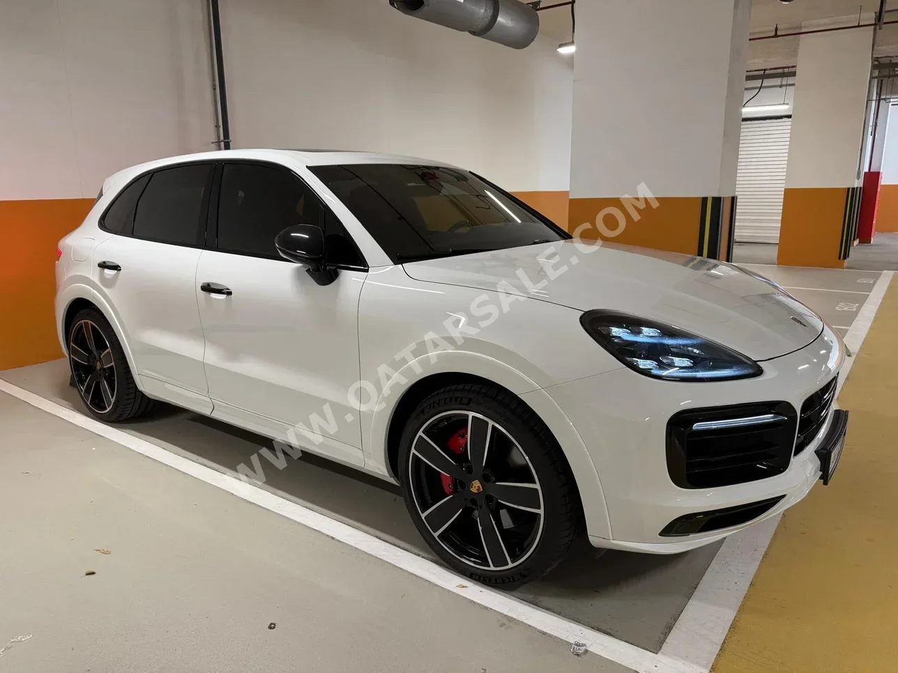 Porsche  Cayenne  GTS  2022  Automatic  43,500 Km  8 Cylinder  Four Wheel Drive (4WD)  SUV  White  With Warranty