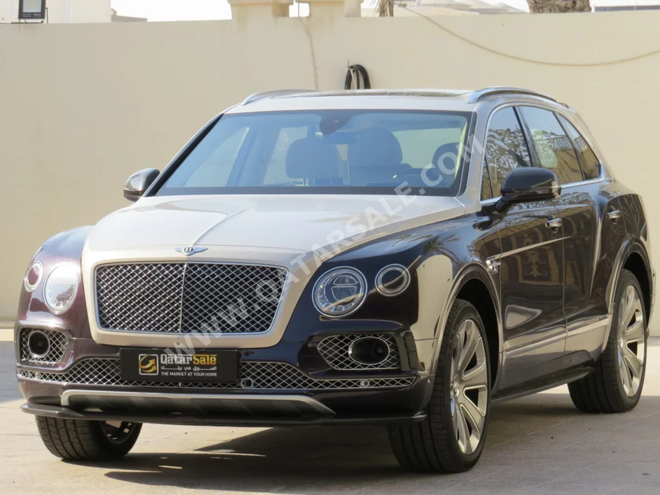 Bentley  Bentayga  Mulliner  2018  Automatic  80,000 Km  12 Cylinder  All Wheel Drive (AWD)  SUV  Purple  With Warranty