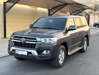 Toyota  Land Cruiser  GXR  2021  Automatic  124,000 Km  6 Cylinder  Four Wheel Drive (4WD)  SUV  Gray