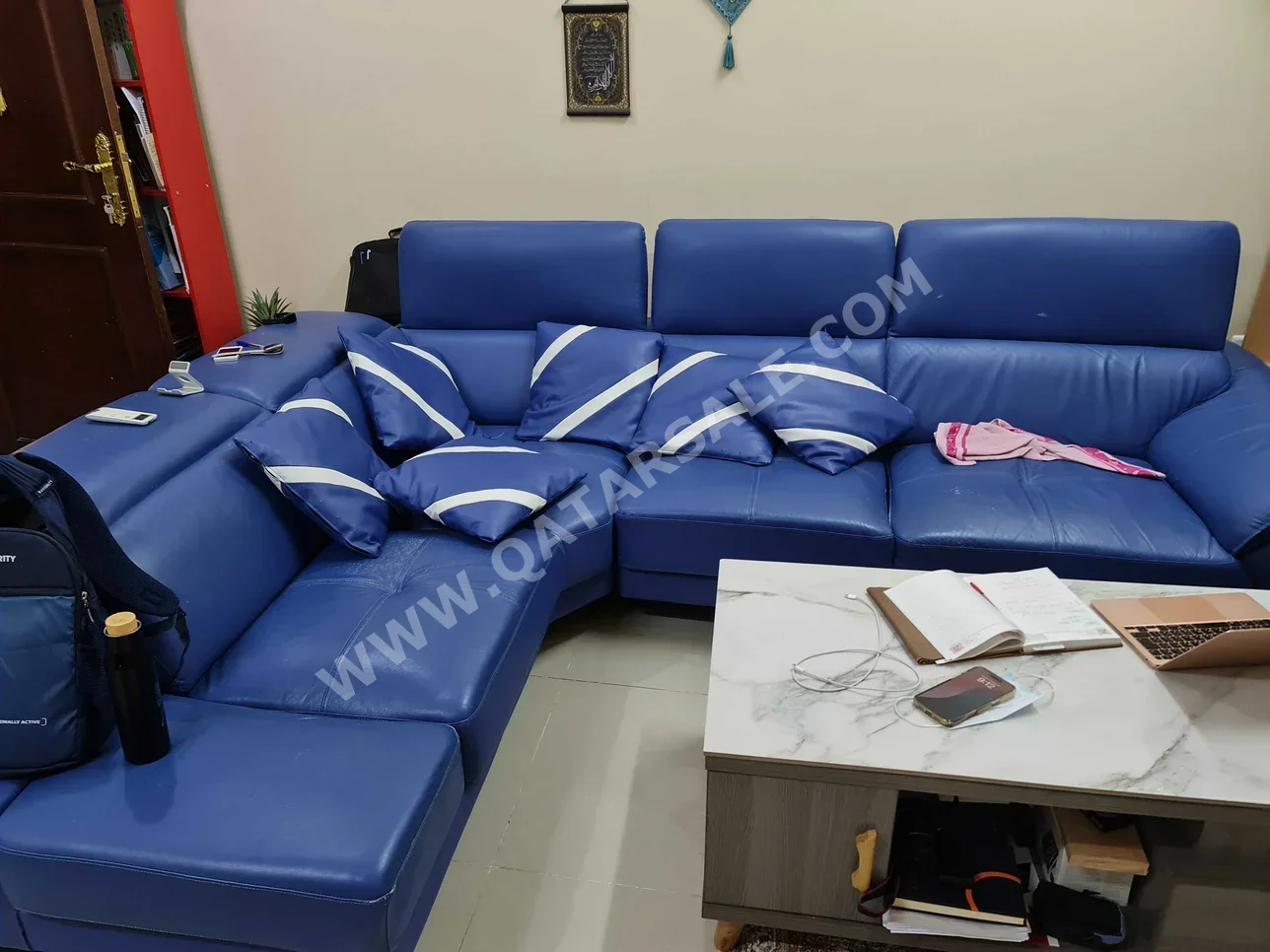 الأرائك والكنب والكراسي كنبة بثلاث مثاعد و 4 كراسي بذراعين  - أزرق