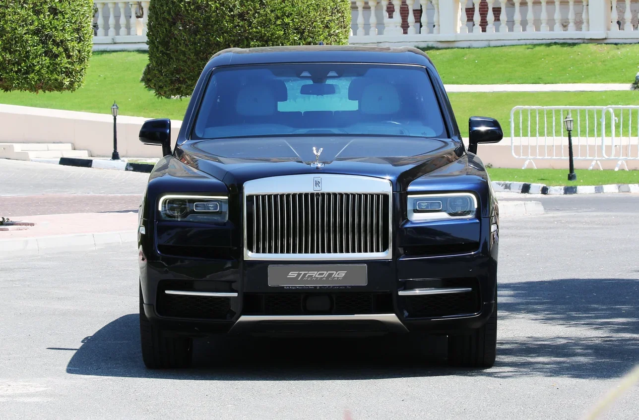 Rolls-Royce  Cullinan  12 Cylinder  SUV 4x4  Dark Blue  2020