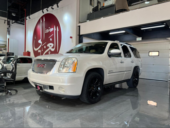 GMC  Yukon  Denali  2011  Automatic  124,000 Km  8 Cylinder  Four Wheel Drive (4WD)  SUV  Pearl